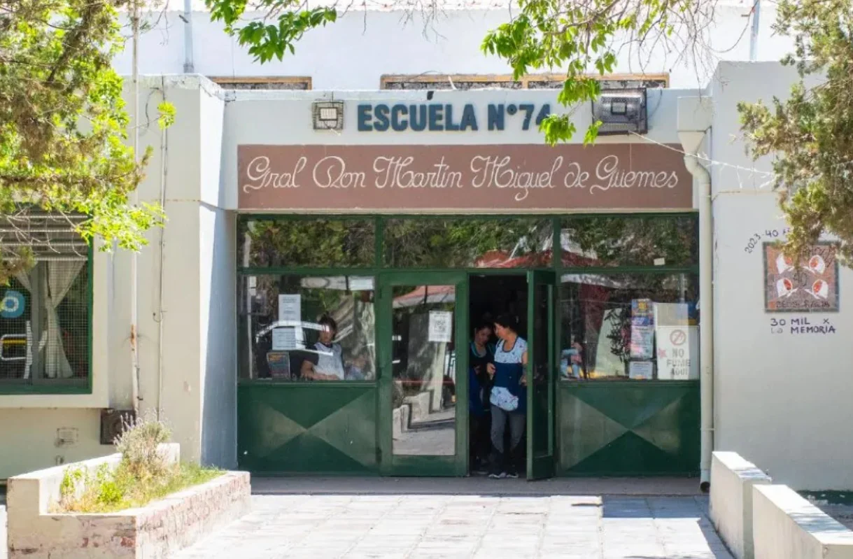 escuela 74