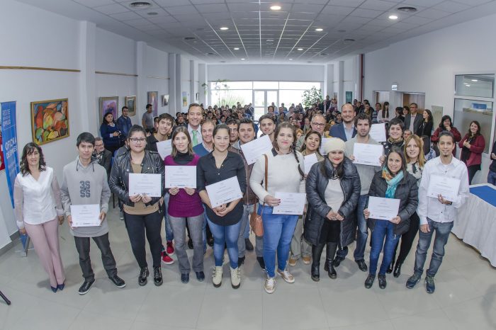 Soria entregó certificados de cursos de formación profesional