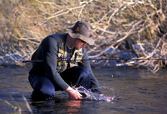 Neuquén implementa la venta por internet de permisos de caza y pesca