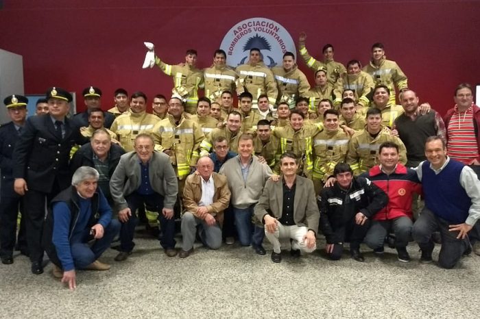 Cipolleti: Los Bomberos Voluntarios ya cuentan con nueva indumentaria