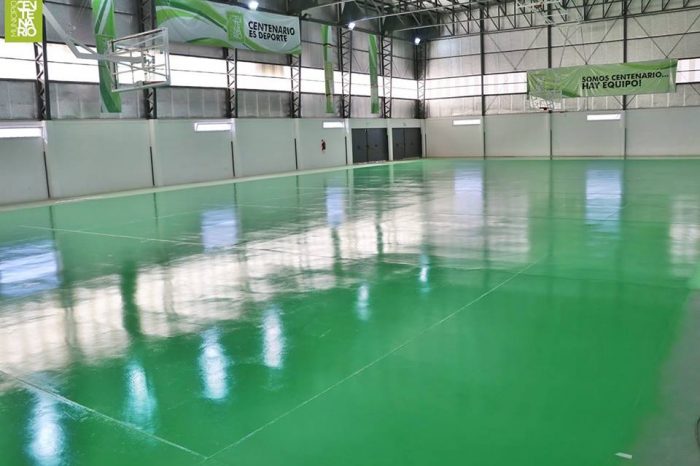 El polideportivo de Centenario tiene un piso especial y autonivelante para actividades deportivas