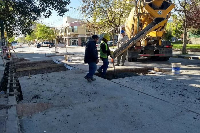 Cipolletti: Comienzan las reparaciones de losas de hormigón en el casco céntrico