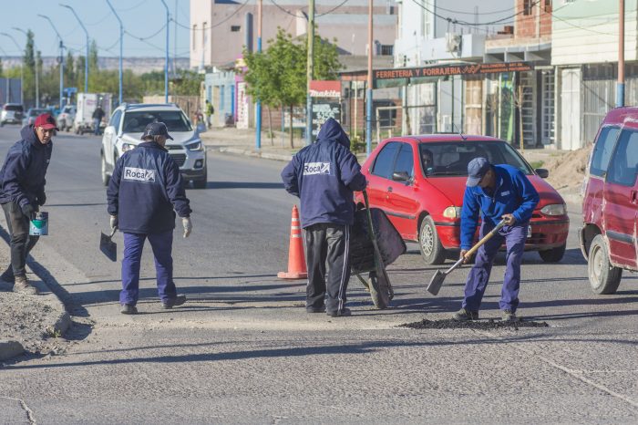 Continúa el plan de bacheo en General Roca