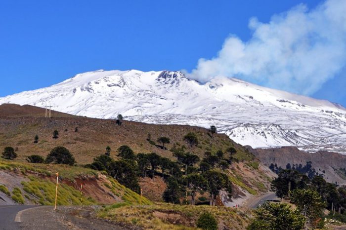 El volcán Copahue continúa en alerta amarilla