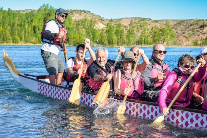 Desde China a Plottier y al ritmo del tambor, el bote dragón despertó en el Limay