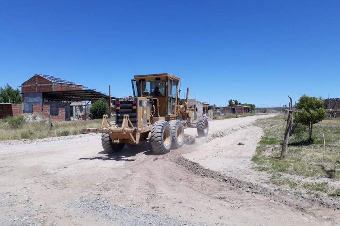 El 80% de las calles de Centenario están reparadas por las máquinas