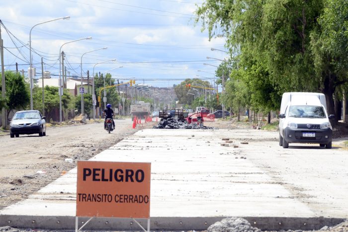 Avanza la pavimentación de República de Italia, otra calle troncal de la zona oeste