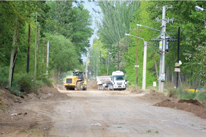 Plottier: Avanza la obra de pavimentación de la calle Juan D. Perón