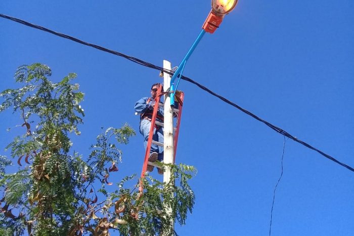 Recambio de luminarias en Cipolletti