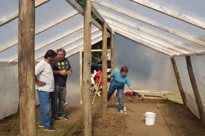 Construyen un invernadero en el predio del hospital de San Martín de los Andes