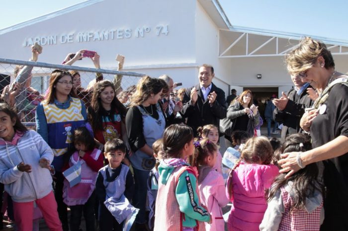 Gutiérrez inauguró el nuevo Jardín de Infantes Nº 74 de Villa El Chocón