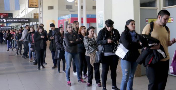 Durante el primer día, más de 200 personas se inscribieron para sumarse al cuerpo de inspectores de tránsito de la ciudad