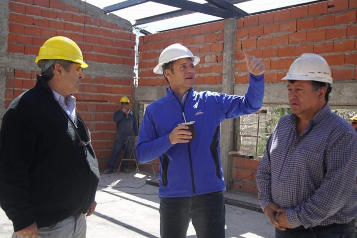 Gutierrez recorrió obras en Chos Malal