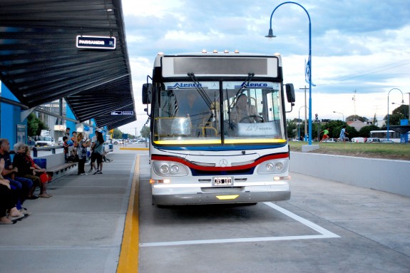 Desde la semana que viene se vuelve a cobrar el boleto de colectivo en Roca