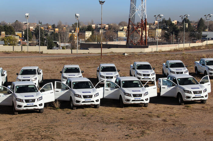 Refuerzan el sistema de salud con la entrega de camionetas 4x4