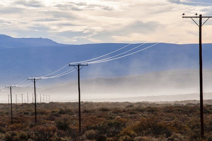 Frente frío en la cordillera con períodos de viento