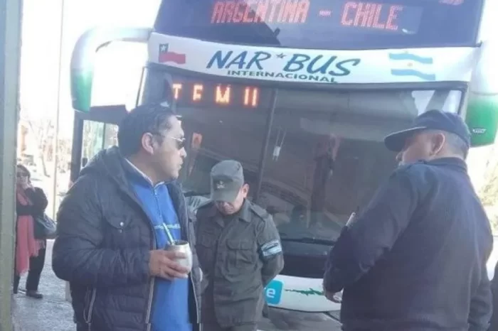 Quedaron varados 23 pasajeros que iban a Chile porque el chofer tenía 1,23 de alcohol en sangre