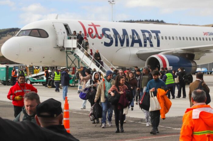 El primer vuelo low cost arribó a San Martín de Los Andes