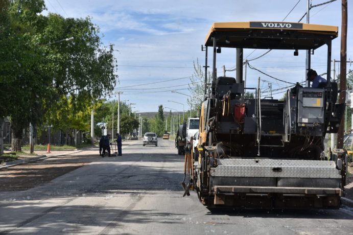 En pocos días quedará listo el asfalto en un tramo de Ignacio Rivas