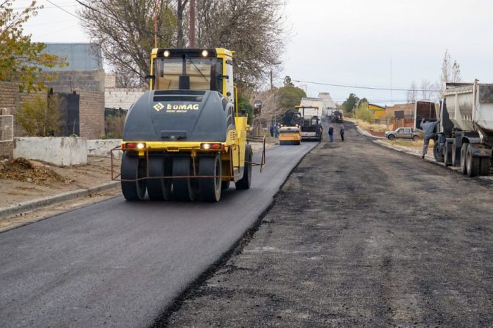 Senillosa: Se Firmaron convenios para nuevas viviendas y asfalto