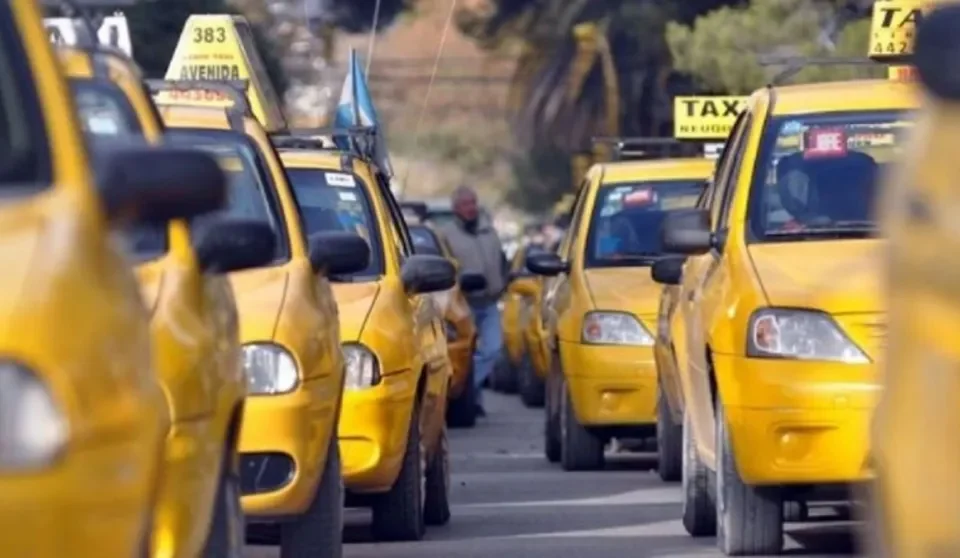 Aumenta el taxi en Neuquén: cuánto saldrá la bajada de bandera